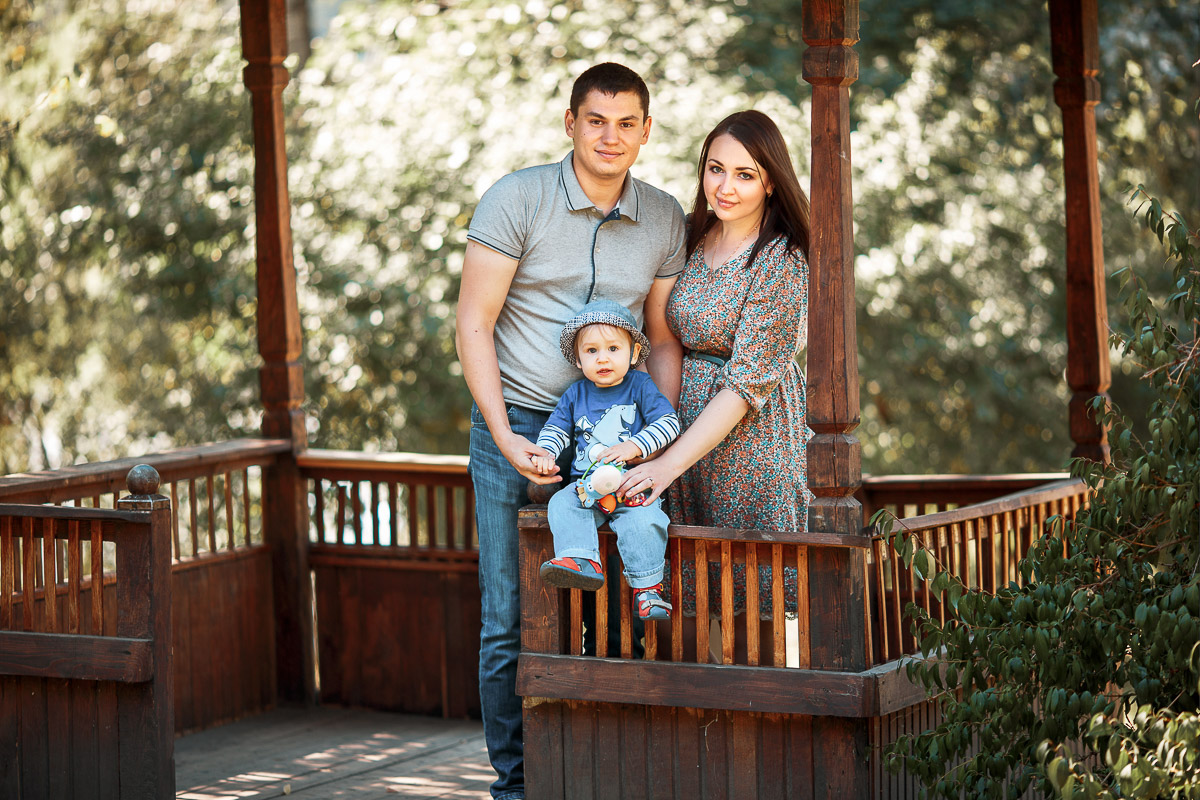 Профессиональный семейный фотограф в минске, фотосессии мама папа малыш в парке минск